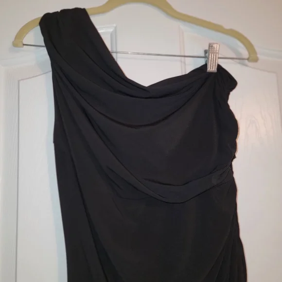 Ralph Lauren Elegant One-Shoulder Black Dress With Side Ruching - Picture 5 of 9